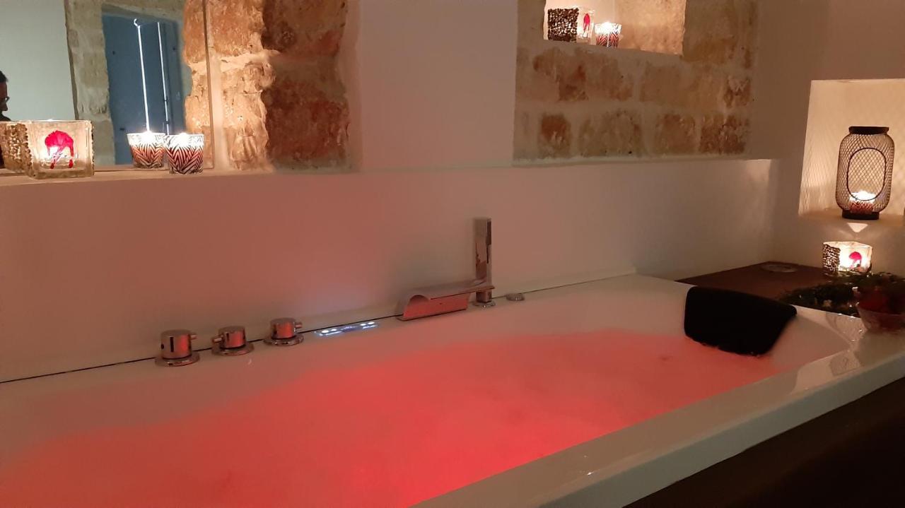 Dimora Ducabianco Acomodação com café da manhã Monopoli Exterior foto
