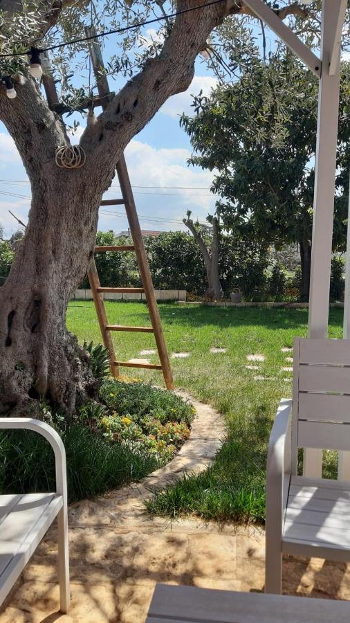 Dimora Ducabianco Acomodação com café da manhã Monopoli Exterior foto